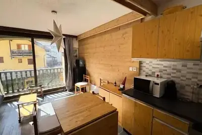 Image de Helles Studio teilweise renoviert, in der Nähe von Pisten und Geschäften
