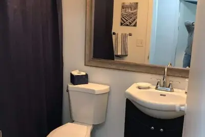 Image de Ritchie’s Oshkosh Chalets: “The Blue Pearl” 3 Bdrm\n