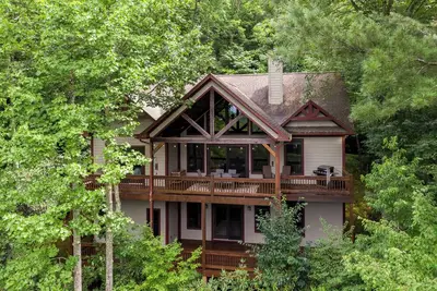 Image de Lake Overlook - High elevation home with views!
