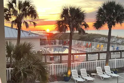 Image de Veranda 103 Emerald Wave located in small condo complex with amazing views