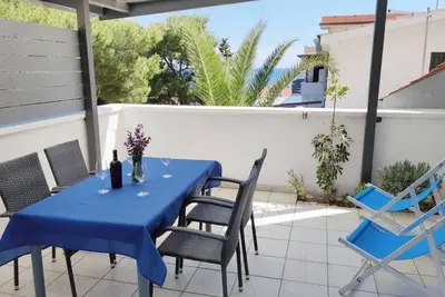 Image de Appartement de deux chambres avec la terrasse et la vue sur le mer Milna, Vis (A-21181-a)