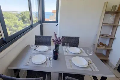 Image de Appartement de deux chambres avec la terrasse et la vue sur le mer Milna, Vis (A-21181-c)