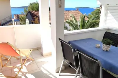 Image de Appartement de deux chambres avec la terrasse et la vue sur le mer Milna, Vis (A-21183-a)