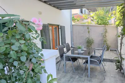 Image de Appartement d'une chambre avec la terrasse Milna, Vis (A-21183-d)