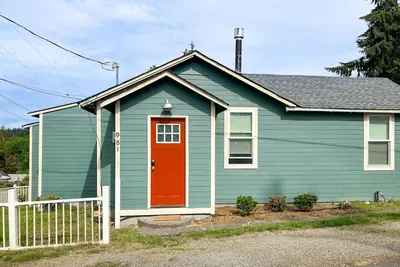 Image de The Quacker Jack | Cozy house in Port Orchard with Gas Fireplace - dog-friendly