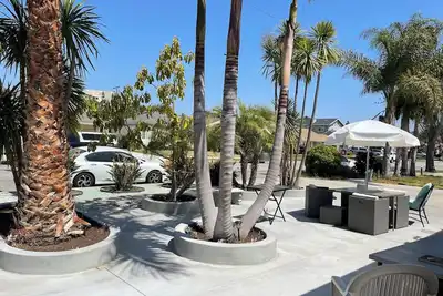 Image de Home away from home, Delamo mall, the beach