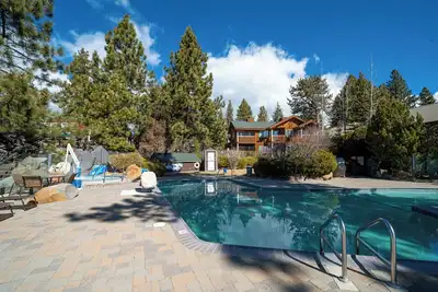 Image de Enjoy a Hassle-Free Stay! Onsite Pool, Free Parking, Close to Agate Bay