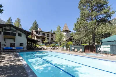 Image de Room w/Kitchen, Balcony, Free Parking, Pool! Near Lake Tahoe