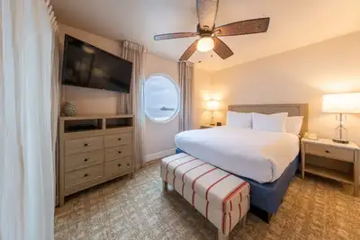 Image de High Tides and Good Vibes! Beachfront, Near Oceanside City Beach