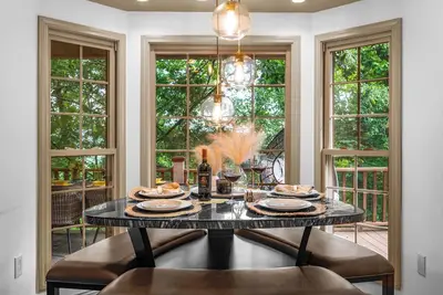 Image de Private Forest House Near Smoky Mountain /Shopping