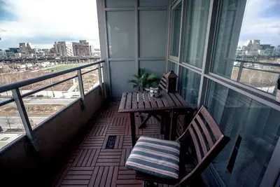 Image de 1200+sqft Luxury Corner Suite