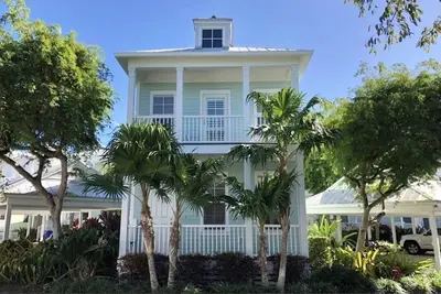 Image de Beautiful Waterfront Villa 133 Anglers Reef with On-Site Boat Slip
