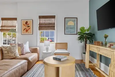 Image de Downtown Charleston Charm: 2 Bed/1 Bath