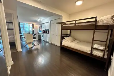 Image de Comfy condo with King bed