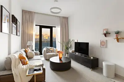 Image de Modern 2 Bedroom with King Bed & Gym in The Bay
