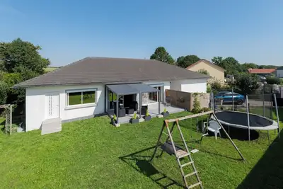 Image de Maison à la campagne avec piscine