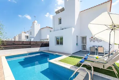 Image de Villa Daphne by Ezoria Villas in Protaras
