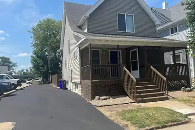 Image de Large, inviting home near Amphitheater and Downtown