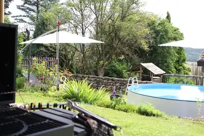 Image de House Rosebud. The family-friendly vacation home with plenty of outdoor space