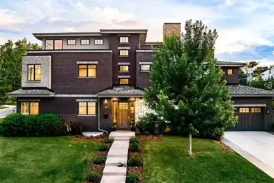 Image de New! Huge Luxury Family Home with Roof Deck, Chef's Dream\n