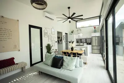 Image de Luxury Villa with private pool, Steps away from Black Eagle Beach
