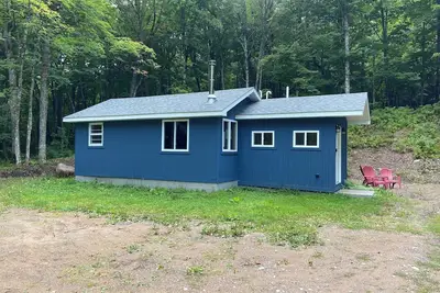 Image de Cozy little cabin in the woods. 2 minutes away from Brule Lake boat landing!