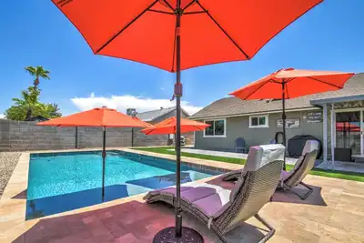 Image de Minutes Away to Dt Gilbert! Country Cottage Feel Home With Pool & Work Sation