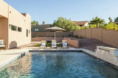 Image de Hole-in-One Getaway: Swim, Golf & Unwind!