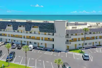 Image de Beach Condo - Oceanfront Gem!