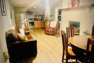 Image de Newly Remodeled River Cabin close to Ft Leonard Wood