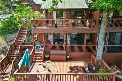 Image de Waterfront Lake Keowee Chalet near Clemson University