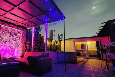 Image de A Roof to Remember. Swiss cottage & private pool\n