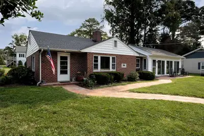Image de The Crabby Little Oyster Cottage in Cambridge Md