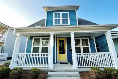 Image de Walkable, Family & Pet friendly, Downtown, free and easy to find street parking