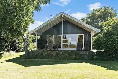 Bright and cozy summer house with sea view