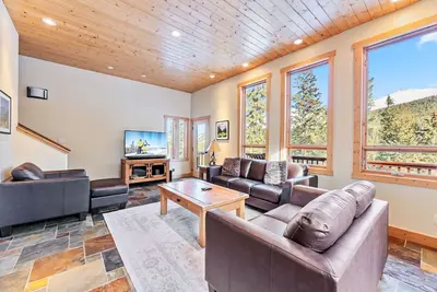 Image de Mountain Retreat with Deck and Hot Tub