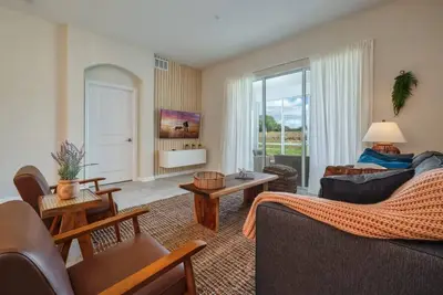 Image de Modern Condo, Spacious Layout and Mickey Bedroom