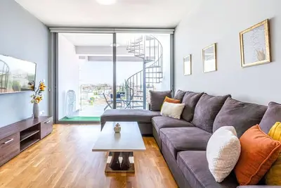 Image de ★ Jay's Penthouse 2-Br Apt W\/ Terrace in Larnaca