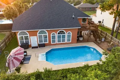 Image de Florida's Finest | Pool & Game Room