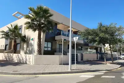 Image de Modern Beach Home + Roof Terrace