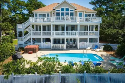 Corolla Light Soundfront with Pool, Hot tub & more!