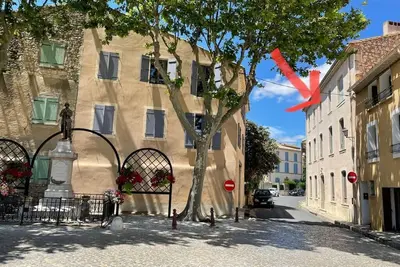 Image de La grande maison rose avec patio