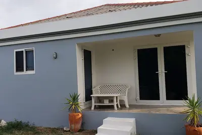 Image de Affordable Serene Getaway: Tranquil 2-Bedroom 10 Minutes from the Beach