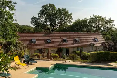 Image de Gite De Charme Avec Piscine, Discotheque Et Complexe Sportif