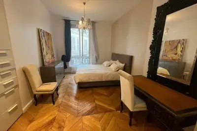 Image de Georges V Montaigne