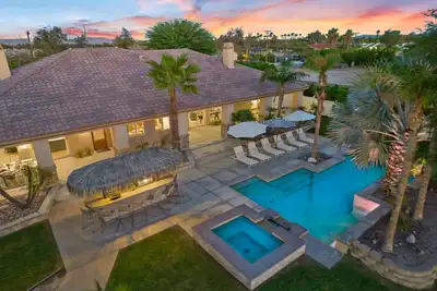 Image de Luxurious 5br Vacation Rental Indio, Pool Spa 1+ Acre Oasis, Walk to Festivals