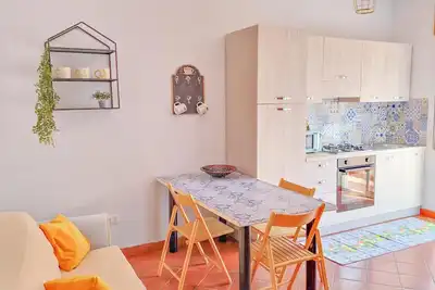 Apartment 65sqm full center 8 minutes from the beach with two large balconies
