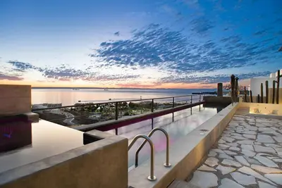 Luxurious Residence with Panoramic Views to the Sea of Cortés
