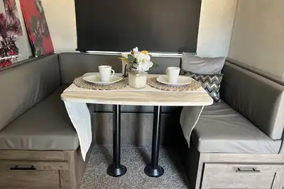 Image de Cozy camper on a horse ranch in desirable Black Rock Cyn, Yucca Valley pool & spa