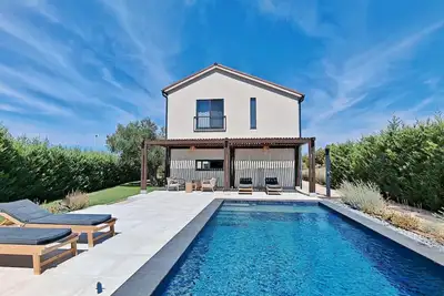 Image de Superbe maison à Dubrava près de.